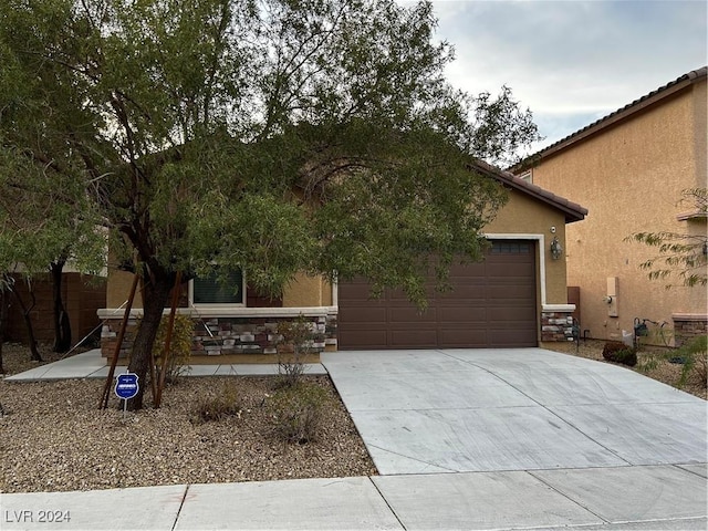 view of front facade with a garage