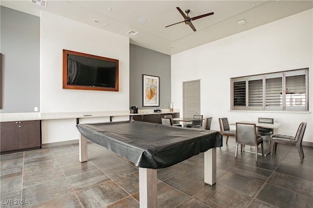 rec room with visible vents, ceiling fan, baseboards, and billiards