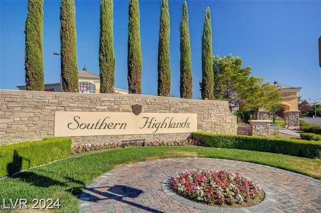 view of community / neighborhood sign