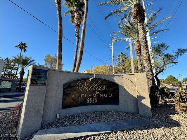 view of community / neighborhood sign