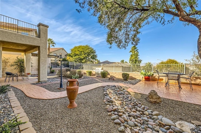 373 Via Sonador, Henderson, NV 89012 - view of yard featuring a patio