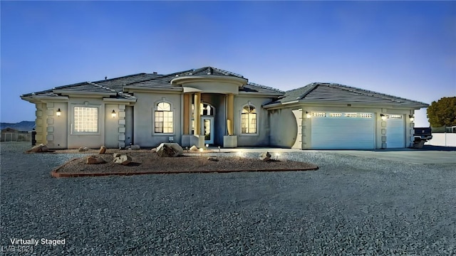 view of front facade featuring a garage