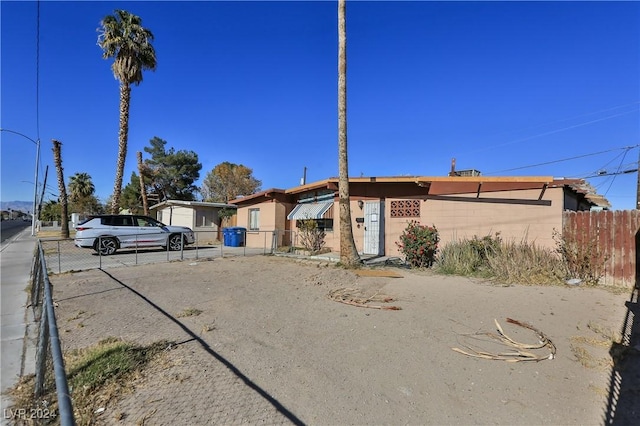 view of front of property