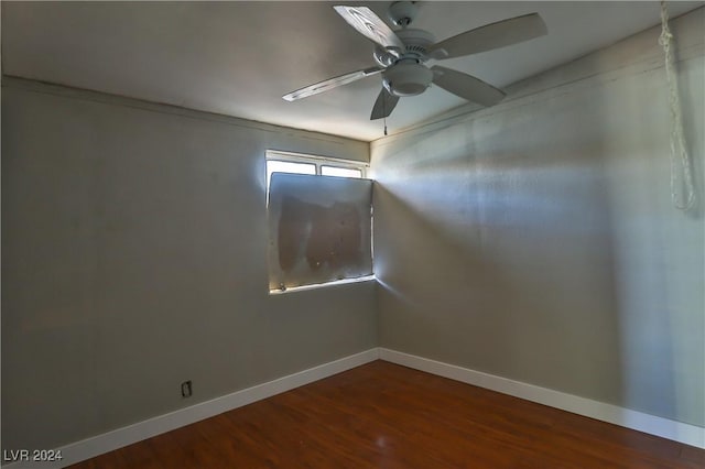 unfurnished room featuring wood-type flooring and ceiling fan