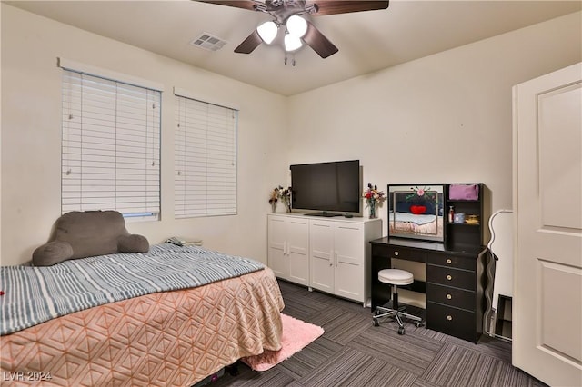 bedroom with ceiling fan