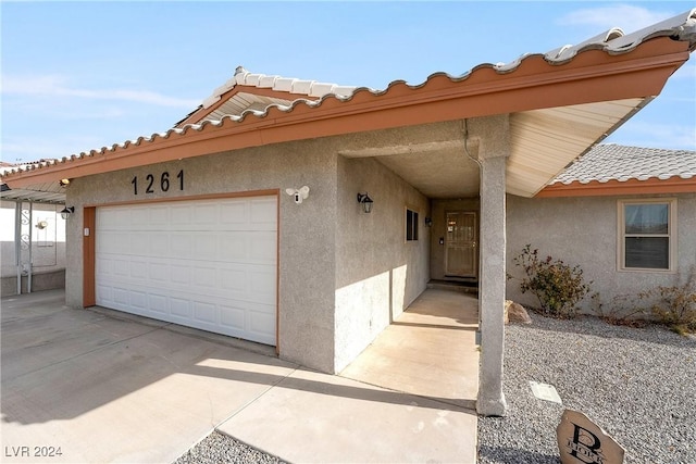 view of front of house with a garage