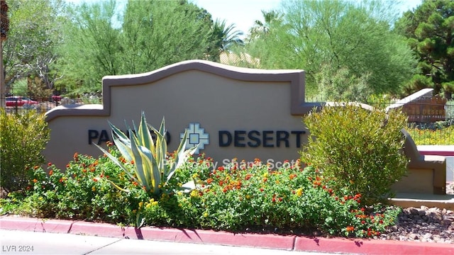 view of community / neighborhood sign