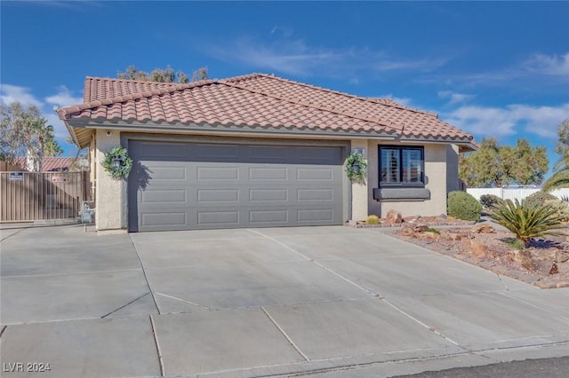 view of front facade featuring a garage