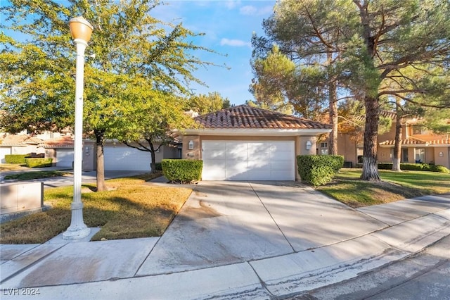 view of front facade with a front yard