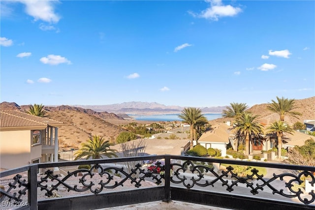 balcony featuring a mountain view