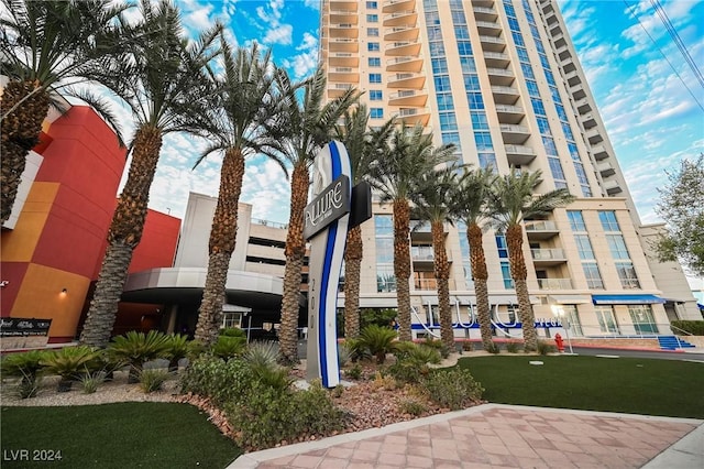 200 W Sahara Ave Unit 1510, Las Vegas, NV 89102 - view of building exterior