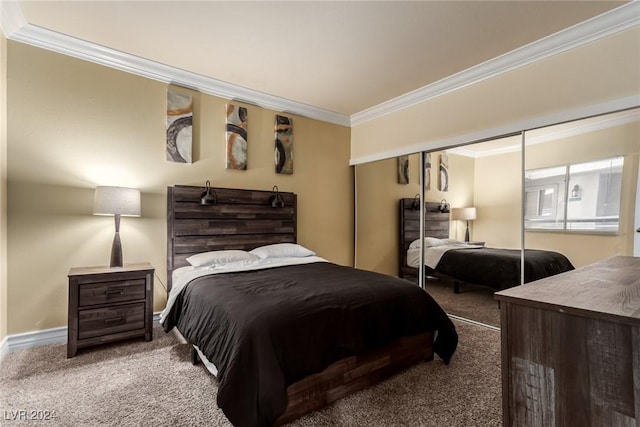 carpeted bedroom featuring crown molding and a closet