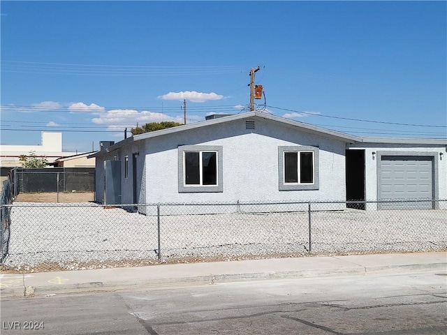 view of front of property