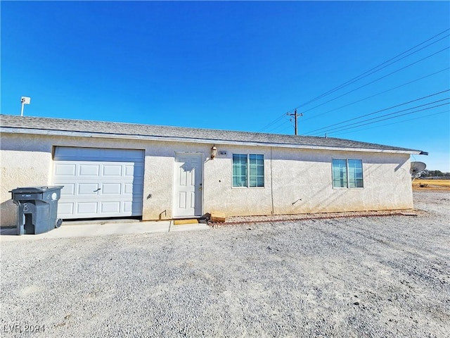 view of front facade featuring a garage