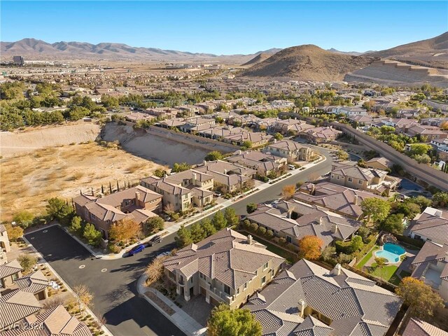 bird's eye view featuring a mountain view