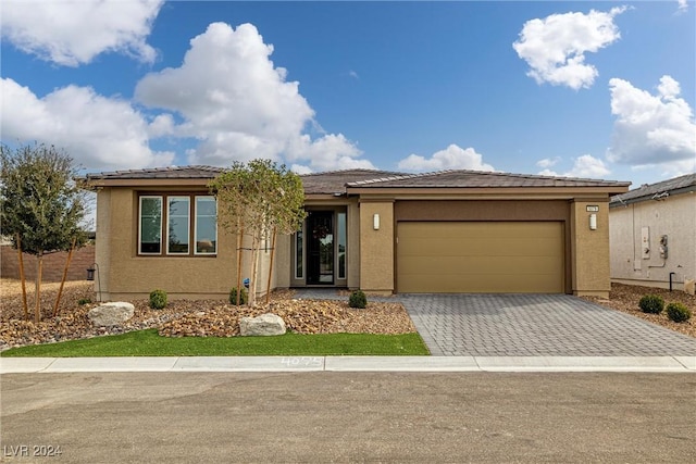 view of front facade featuring a garage