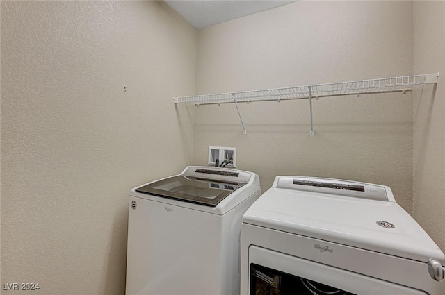 9303 Ettrick Ct, Las Vegas, NV 89178 - laundry area featuring washer and clothes dryer