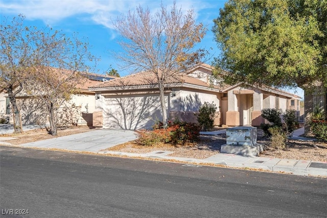 view of front facade featuring a garage