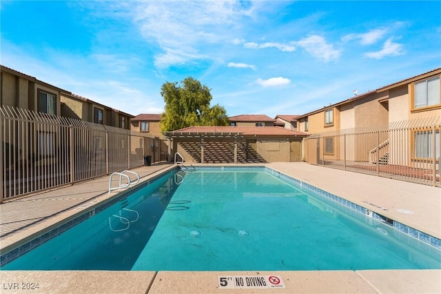 view of swimming pool