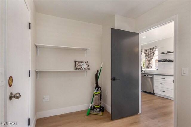 8705 Villa Ridge Dr, Las Vegas, NV 89134 - view of pantry