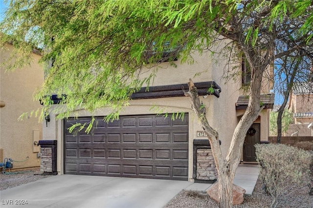 view of front of house featuring a garage