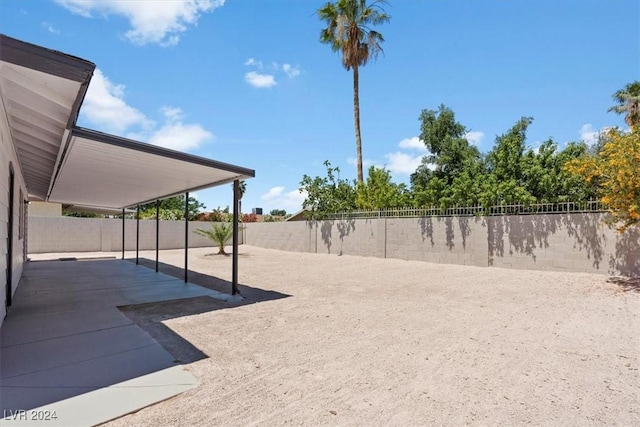 view of yard featuring a patio