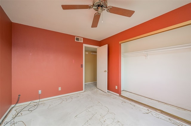 unfurnished bedroom featuring a closet and ceiling fan