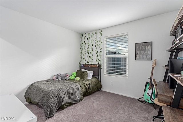 bedroom with carpet flooring