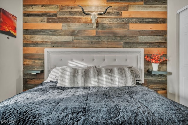713 Antelope Way, Las Vegas, NV 89145 - bedroom view of wooden walls