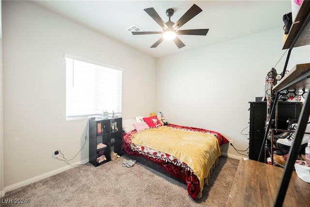 bedroom featuring carpet and ceiling fan