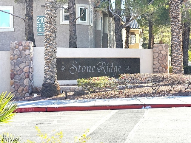 view of community / neighborhood sign