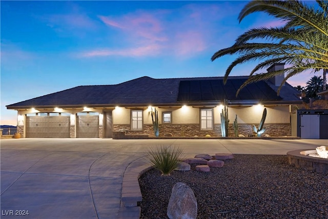 view of front facade featuring a garage