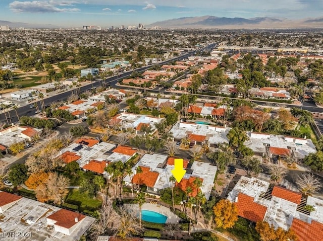 bird's eye view with a mountain view