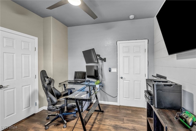 office featuring dark wood-type flooring and ceiling fan