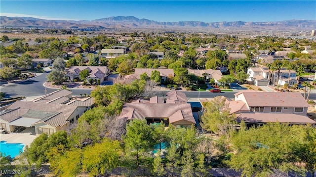 bird's eye view featuring a mountain view