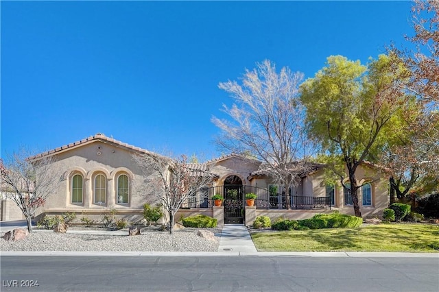 view of mediterranean / spanish-style home