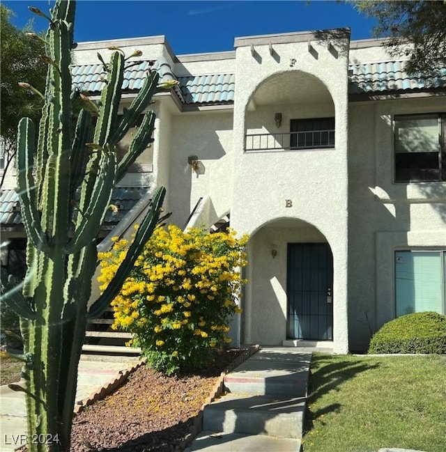 view of front of home