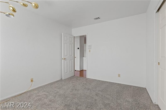 view of carpeted spare room