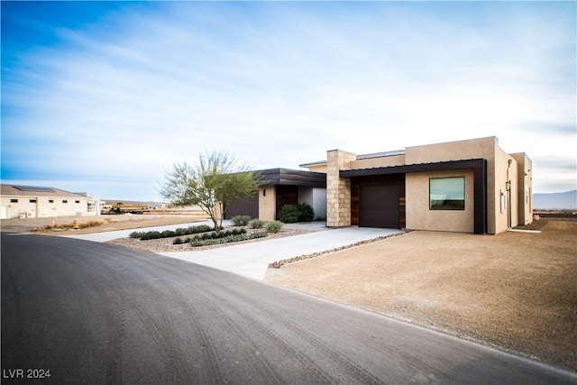 view of front facade featuring a garage