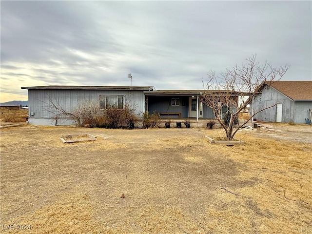 view of front of property