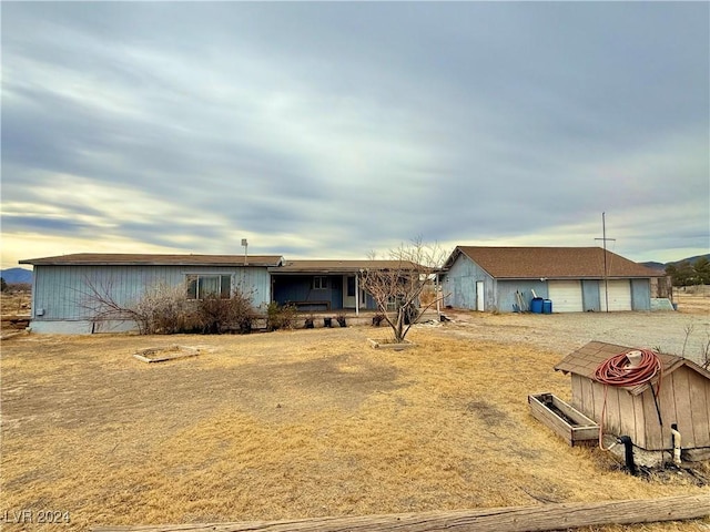 single story home featuring a garage