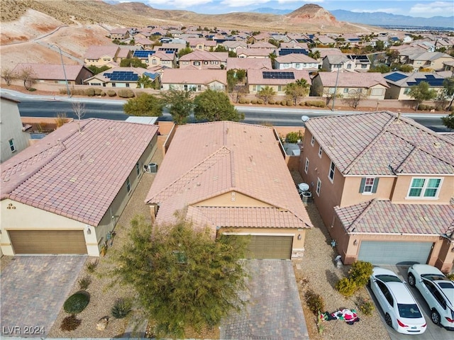 bird's eye view with a mountain view