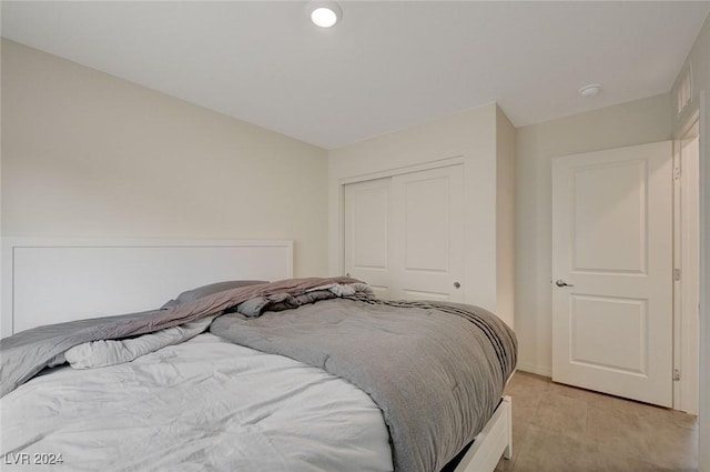 bedroom with a closet