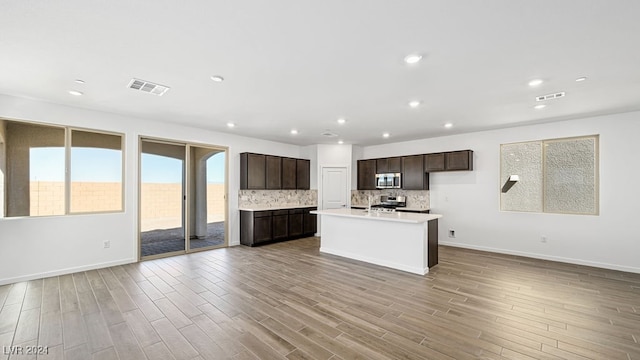 647 N Water St, Henderson, NV 89015 - photo 2