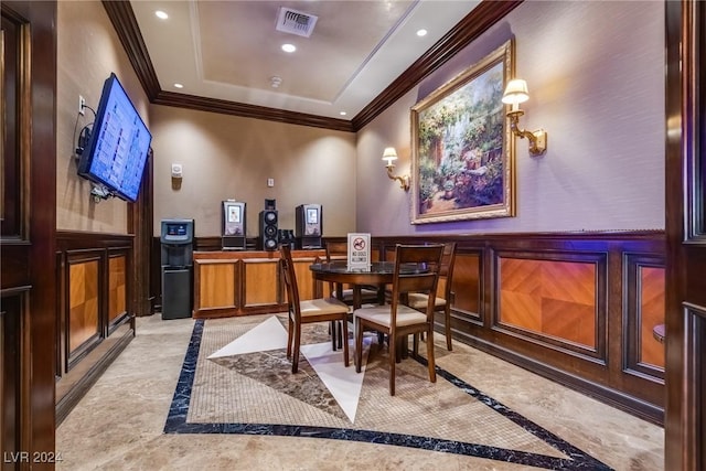 interior space with ornamental molding, wainscoting, visible vents, and recessed lighting