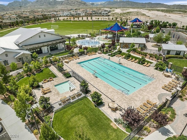 bird's eye view featuring a mountain view