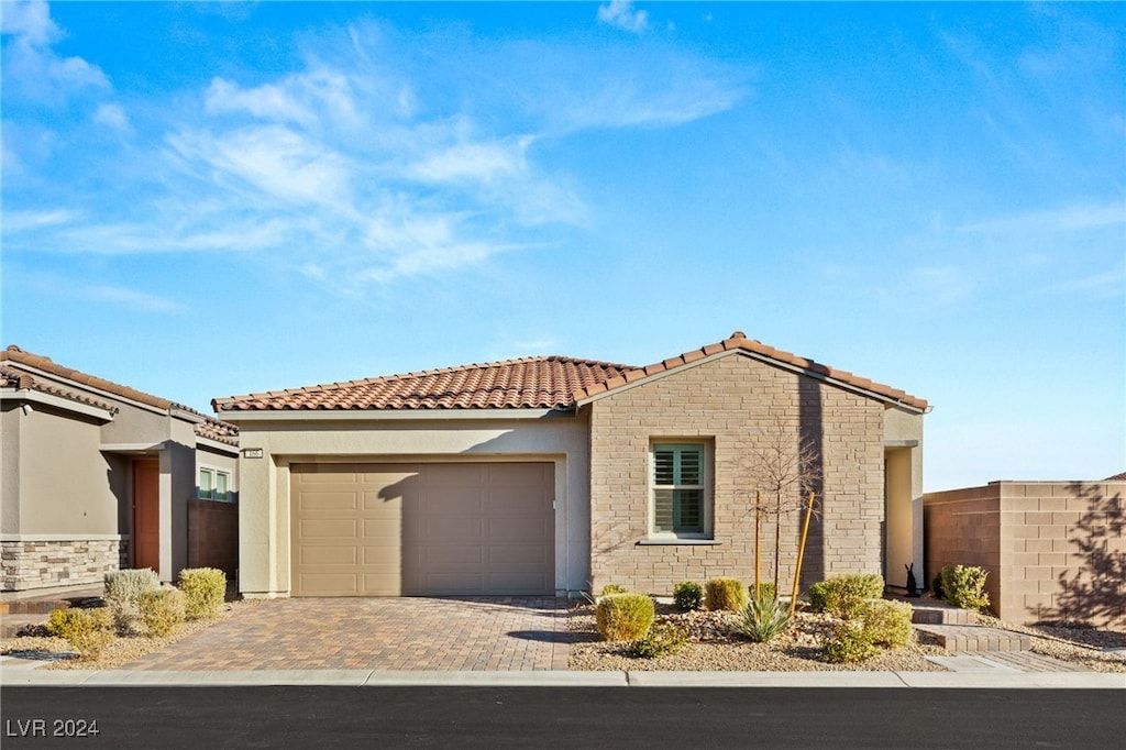 view of front of house featuring a garage