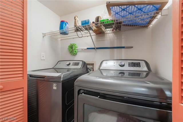 laundry area featuring washer and clothes dryer