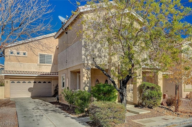 view of front facade with a garage