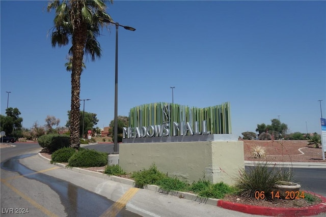 view of community / neighborhood sign